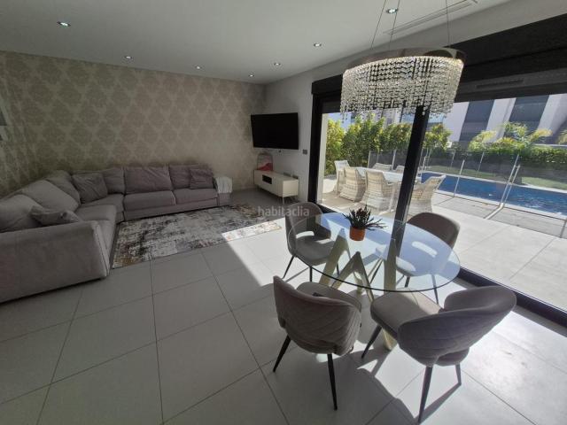 Chalet en venta en Rojales. Exclusivo Chalet Independiente en Ciudad Quesada. Chalets.