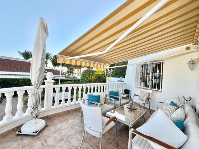 Chalet en venta en Rojales. iexclVILLA EN VENTA EN CIUDAD QUESADA!Te presentamos esta espectacularampnbspvilla independienteampnbspubicada en una de las zonas. Chalets.