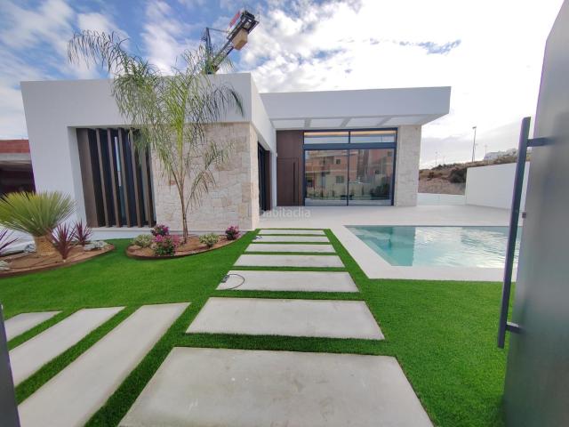 Chalet en venta en Rojales. LLAVE EN MANO 2024 FANTASTICA VILLA INDEPENDIENTE EN CIUDAD QUESADA, ROJALES, COSTA BLANCA SUR. Chalets.