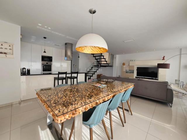 Chalet en venta en Rojales. Moderna Villa Orientada al Suroeste en Ciudad Quesada. Chalets.