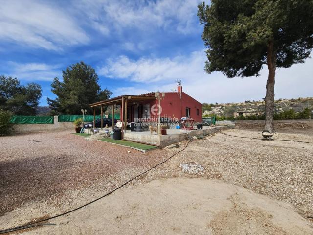 Chalet en venta en Romana la. Bonito Chalet en La Romana con Parcela de 2.000 m2 muy bien situado. Chalets Romana.