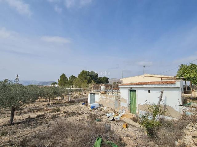 Chalet en venta en Romana la. En venta Encantador chalet en La Romana Este antiguo chalet con piscina y amplio jardín ofrece privacidad y relajación con pintore. Chalets Romana.