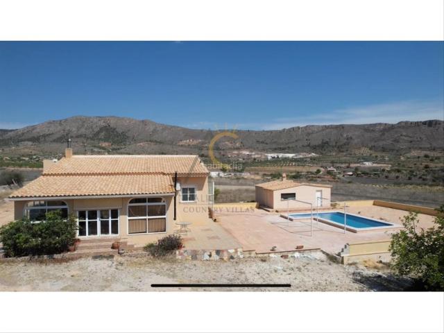 Chalet en venta en Romana la. Fantástica Vivienda con Garaje, Barbacoa, Trastero y Piscina. Chalets Romana.