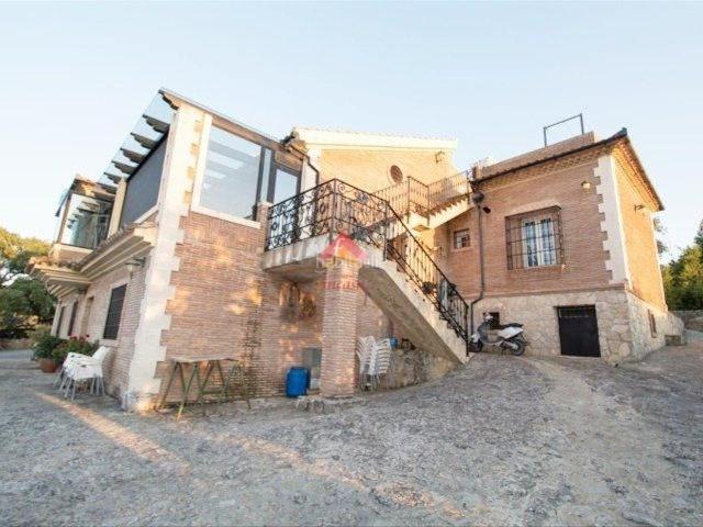 Chalet en venta en Ronda, Casco Histórico. MARAVILLOSO CHALET. Chalets.