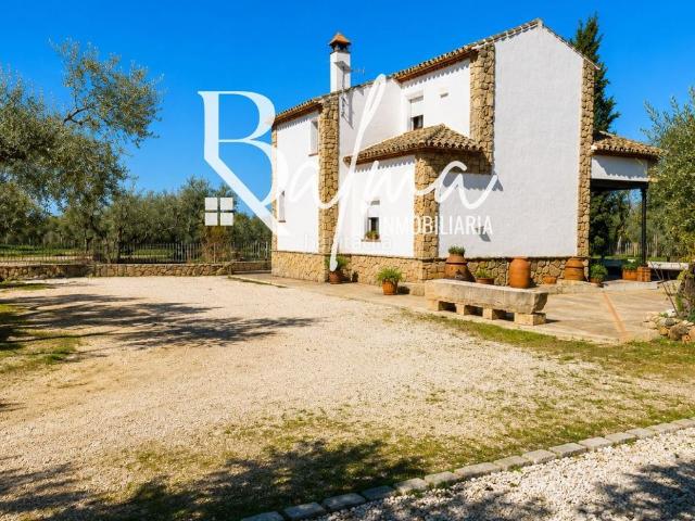 Chalet en venta en Ronda, Casco Histórico. En plena naturaleza, una Hacienda con alma propia. Chalets.