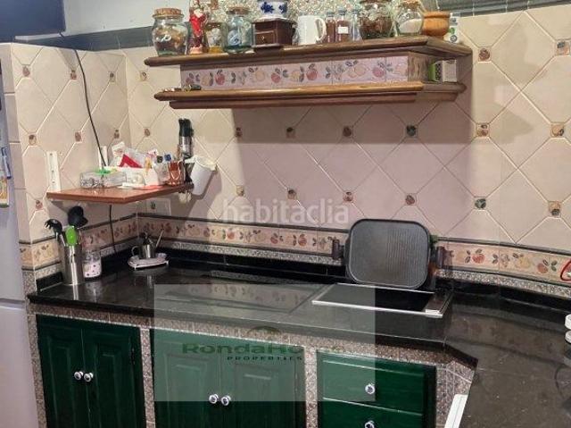 Chalet en venta en Ronda, Casco Histórico. Encantadora casa independiente en el casco histórico de Ronda con terraza y amplios espacios. Chalets.