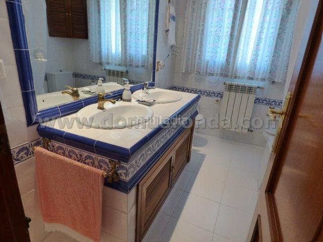 Chalet en venta en Ronda, Partidas Norte. CHALET CERCA DE RONDA EN URBANIZACION PRIVADA. Chalets.