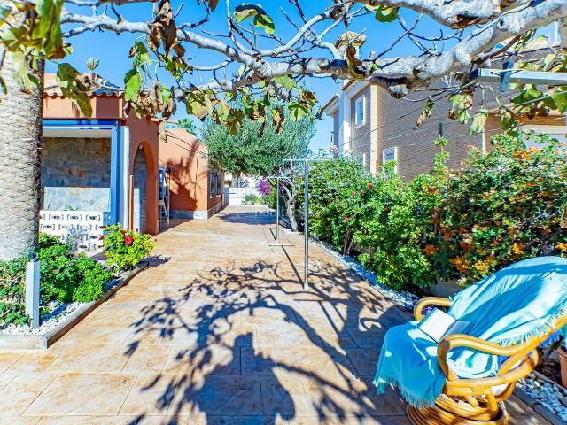 Chalet en venta en Roquetas de Mar, El Sabinar Urbanizaciones Las Marinas Playa Serena. Espectacular chalet recién reformado en Urbanización Roquetas de Mar. Chalets Roquetas de.