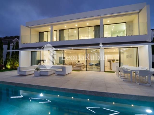 Chalet en venta en Roque del Conde, Tenerife