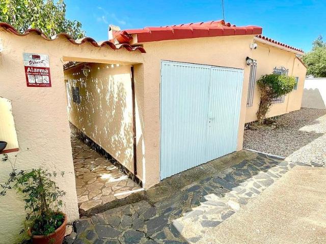 Chalet en venta en Roses, de 71 m² 4 habitaciones por 375.000