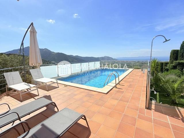 Chalet en venta en Roses, Nord Costa Brava. VILLA PANORÁMICA CON VISTAS AL MAR, PISCINA PRIVADA Y GRAN JARDÍN EN MAS FUMATS. Chalets.