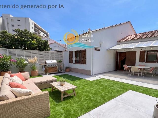 Chalet en venta en Roses, Nord Costa Brava. Oportunidad única en Mas Matas, Rosas Casa adosada con terreno propio para renovar a su gusto. Chalets.