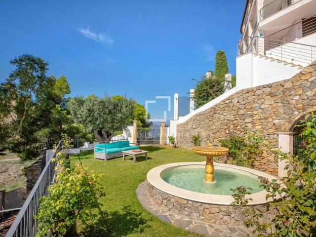 Chalet en venta en Roses, Puig Rom Canyelles Almadrava Costa Brava. Villa de lujo con vistas panorámicas en Roses, Costa Brava. Chalets.