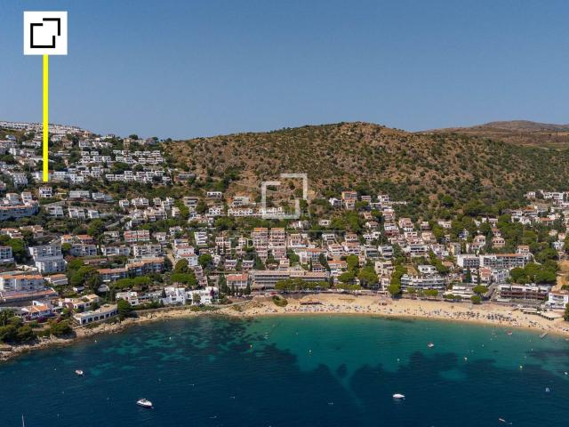 Chalet en venta en Roses, Puig Rom Canyelles Almadrava Costa Brava. Vive frente al Mediterráneo villa con piscina y vistas al mar en Canyelles. Chalets.