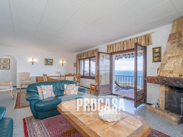Chalet en venta en Roses, Puig Rom Canyelles Almadrava Costa Brava. Casa en venta con fantásticas vistas al mar en Roses. Chalets.