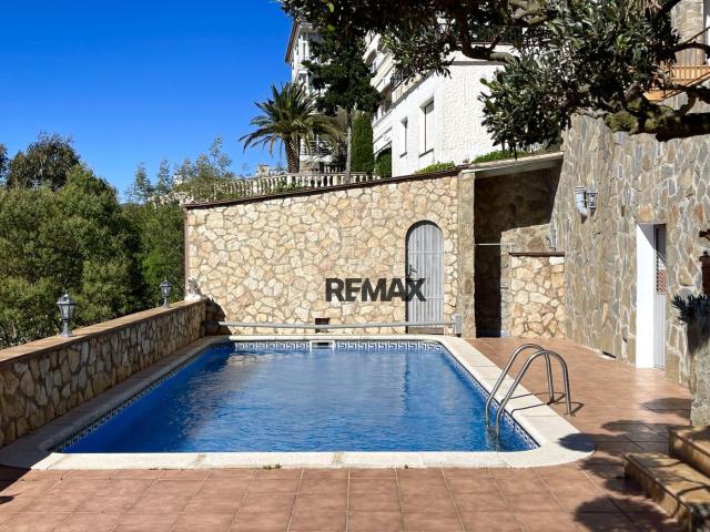Chalet en venta en Roses, Puig Rom Canyelles Almadrava Costa Brava. Roses Villa mediterránea con vistas espectaculares al mar en Puig Rom. Chalets.