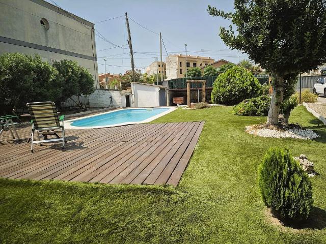 Chalet en venta en Rosselló, de 307 m² 4 habitaciones por 600.000