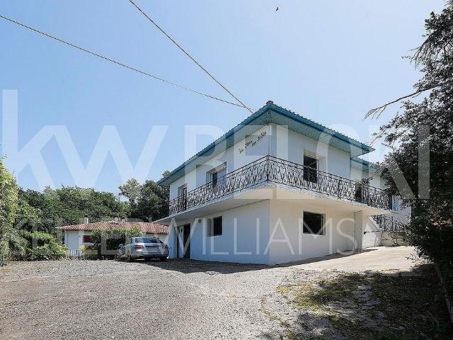 Chalet en venta en rambla De L'empereur, Hendaya, de 250 m² 4 habitaciones por 550.000