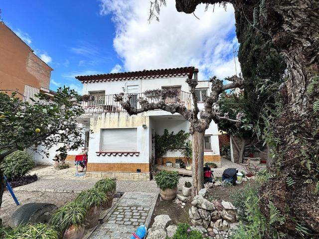 Chalet en venta en Reus, de 157 m² 4 habitaciones por 310.000