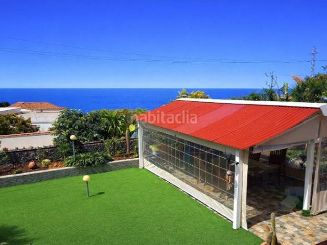 Chalet en venta en Realejos Los, Longuera Toscal. ESPECTACULAR CHALET DE 3 DORMITORIOS CON AMPLIA TERRAZA Y VISTAS AL MAR EN SANTA ÚRSULA. Chalets Realejos.