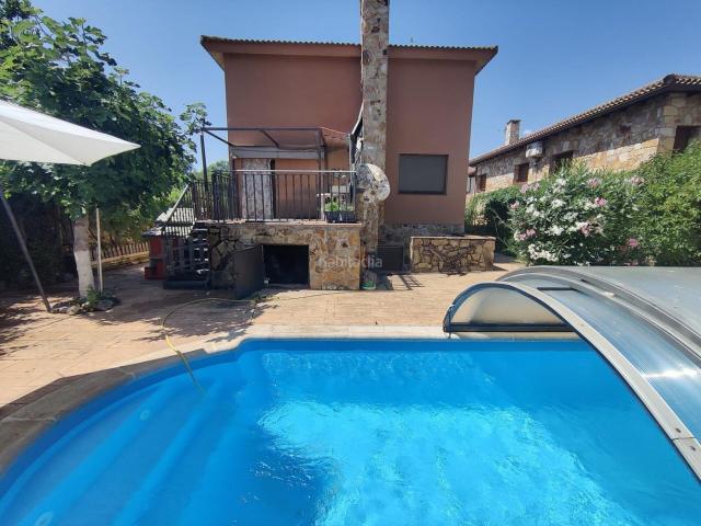 Chalet en venta en Redueña. Chalet independiente en Redueña. Chalets.