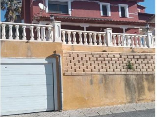 Chalet en Venta en Relleu, Alicante