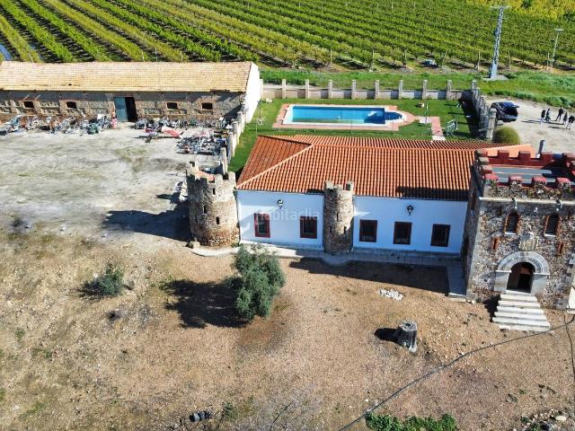 Chalet en venta en Rena. Precioso Chalet de campo con piscina. Chalets.