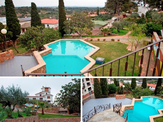 Chalet en venta en Riudecanyes. Espectacular Villa de Autor con Licencia Turística y Vistas al Mar en Riudecanyes. Chalets.