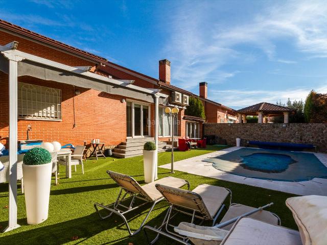 Chalet en venta en Rivas Vaciamadrid, Centro. Vivienda unifamiliar de lujo en Rivas Vaciamadrid. Chalets Rivas.