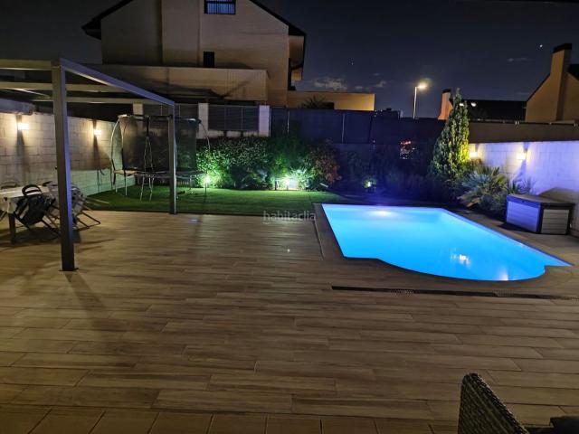 Chalet en venta en Rivas Vaciamadrid, Urbanizaciones. Chalet en una sola planta con piscina privada. Chalets Rivas.