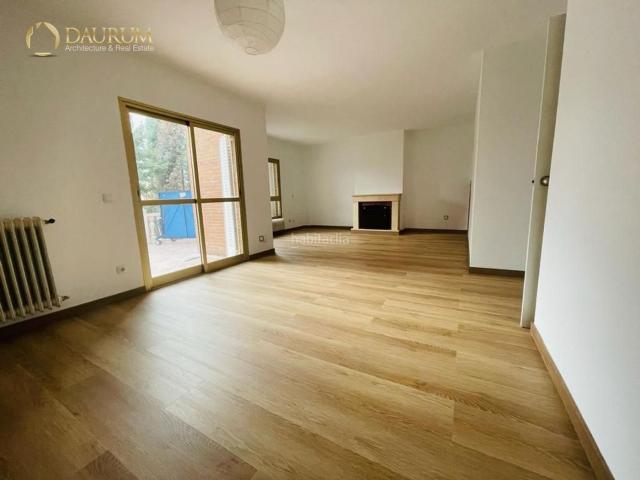 Chalet en venta en Rivas Vaciamadrid, Urbanizaciones. MARAVILLOSO CHALET INDEPENDIENTE DE 3 PLANTAS EN RIVAS. Chalets Rivas.