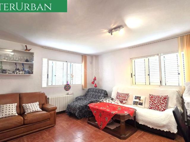 Chalet en venta en Riba roja de Túria. Chalet independiente con piscina, jardín y amplias zonas exteriores en La Reva Ribaroja de Túria. Chalets Riba roja de.