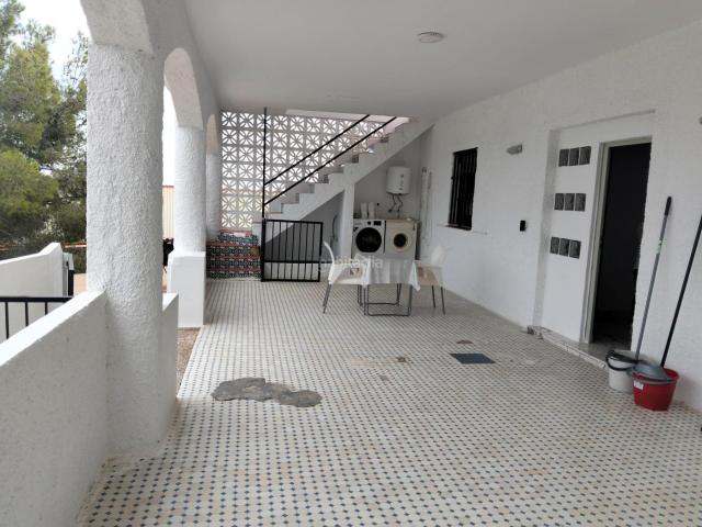 Chalet en venta en Riba roja de Túria. ? Chalet reformado con piscina y gran parcela en zona tranquila de Ribarroja. Chalets Riba roja de.