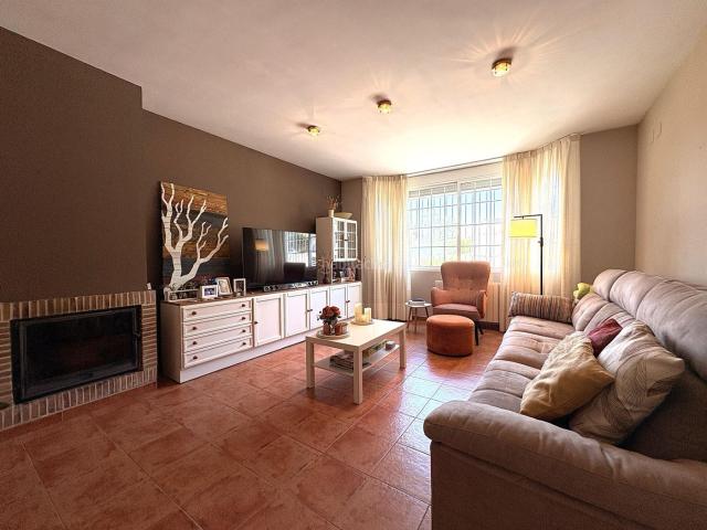 Chalet en venta en Eliana l´, Montepilar. Excelente propiedad. Chalets Eliana.