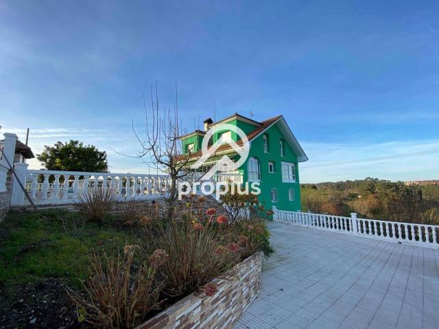 Chalet en venta en Ribadedeva. GRAN CHALET EN RIBADEDEVA CON PARCELA DE 18900 M2. Chalets.