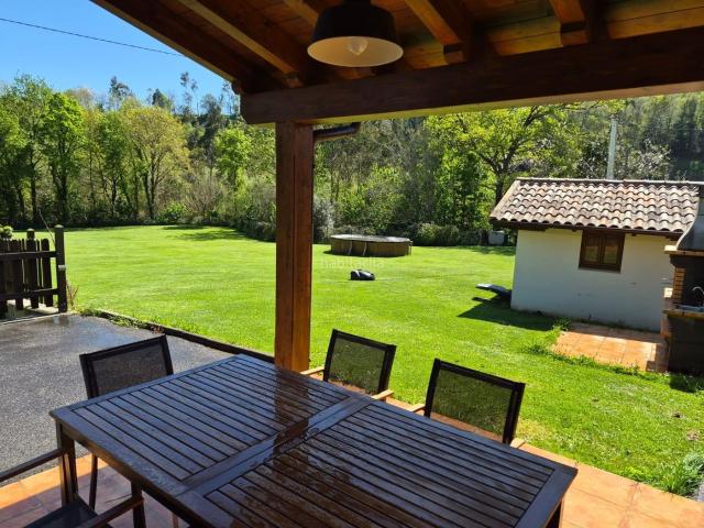 Chalet en venta en Ribadesella. Chalets.