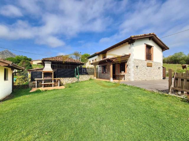 Chalet en venta en Ribadesella. Preciosa casa con jardín a 4 kilómetros de Ribadesella. Chalets.