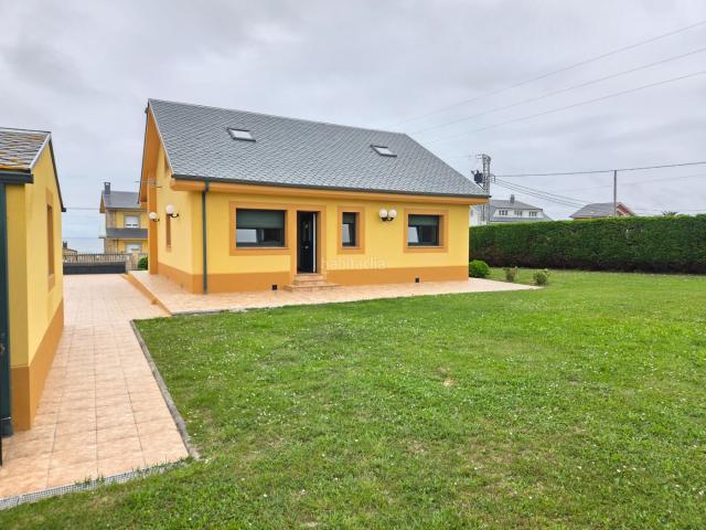 Chalet en venta en Ribeira, Castiñeiras. CHALET A 100m. PLAYA EN BARREIROS. Chalets.