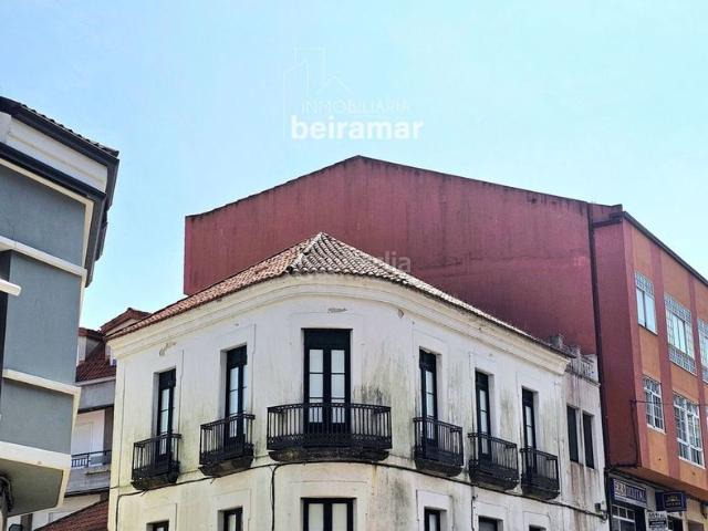 Chalet en venta en Ribeira, Palmeira. Casa en venta en Palmeira Ribeira con terraza y garaje gran potencial a 270 m del mar. Chalets.
