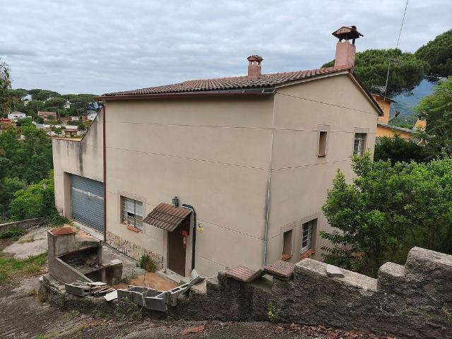 Chalet en venta en Riells i Viabrea, de 110 m² 4 habitaciones por 210.000