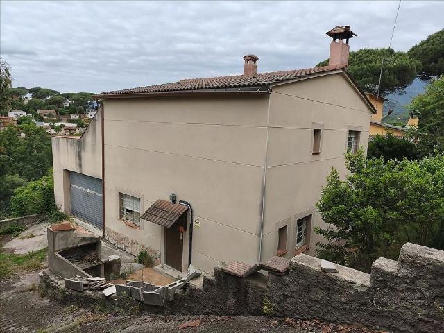 Chalet en venta en Riells i Viabrea, de 214 m² 4 habitaciones por 210.000