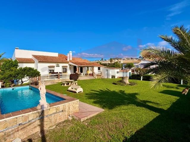 Chalet en venta en Rincón de la Victoria, Málaga Costa del Sol