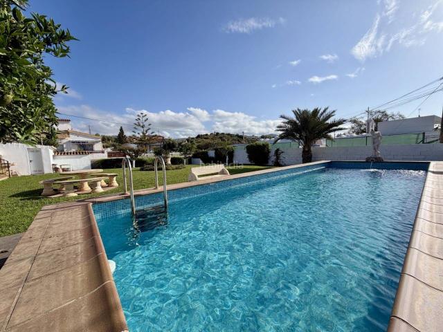 Chalet en venta en Rincón de la Victoria, Añoreta Baja. CHALET EN UNA SOLA PLANTA CERCA DEL MAR. Chalets Rincón de la.