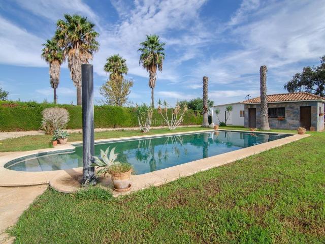 Chalet en venta en Rinconada La. MAGNÍFICO CHALET INDEPENDIENTE DE UNA SOLA PLANTA EN LA URBANIZACIÓN LA JARILLA. !. Chalets Rinconada.
