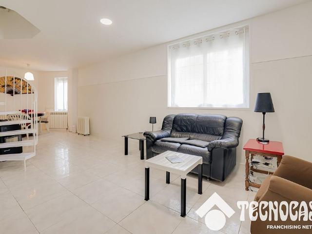 Chalet en venta en Rubí, de 105 m² 4 habitaciones por 399.900
