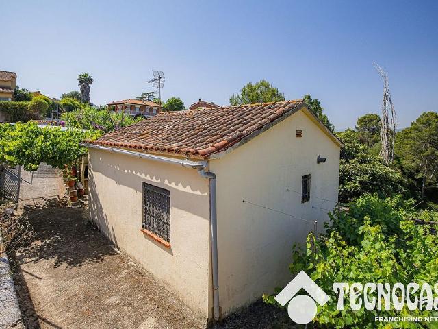 Chalet en venta en Rubí, de 36 m² 1 habitación por 180.000