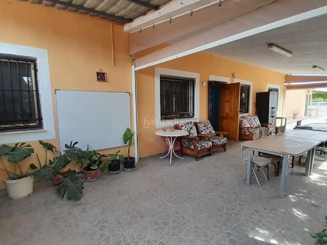 Chalet en venta en Totana. Finca con casa y piscina. Chalets.