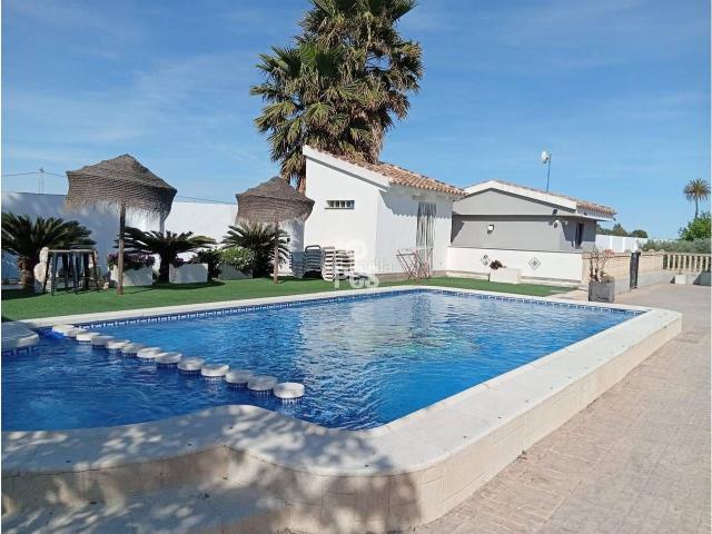 Chalet en venta en Totana. Venta de Villa en Totana. Chalets.