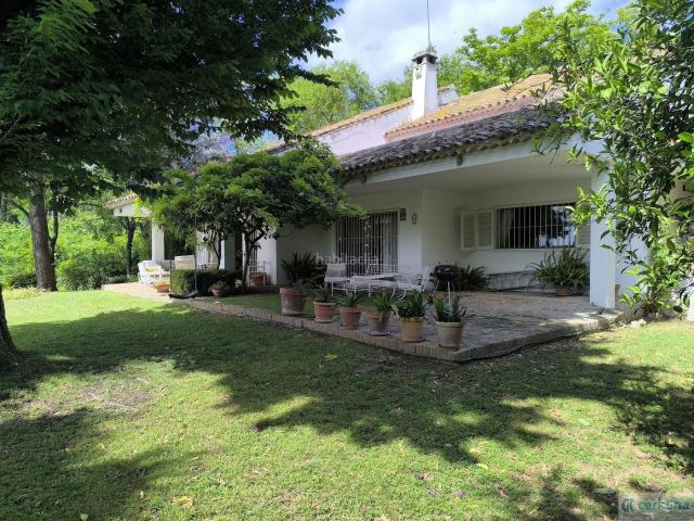 Chalet en venta en Tomares, Santa Eufemia. TomaresChalet. Chalets.
