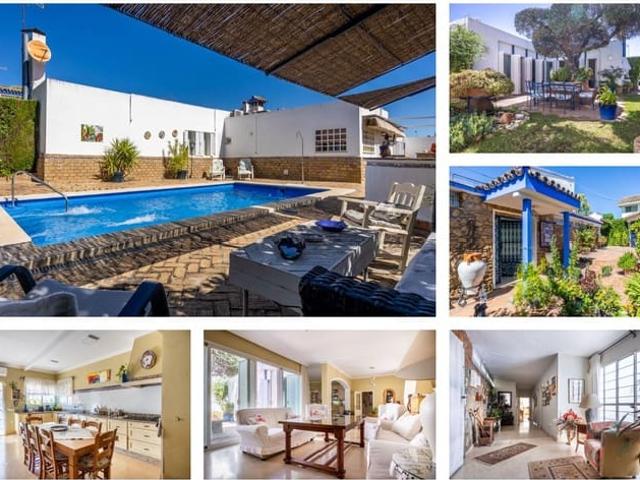 Chalet en venta en Tomares, Sevilla